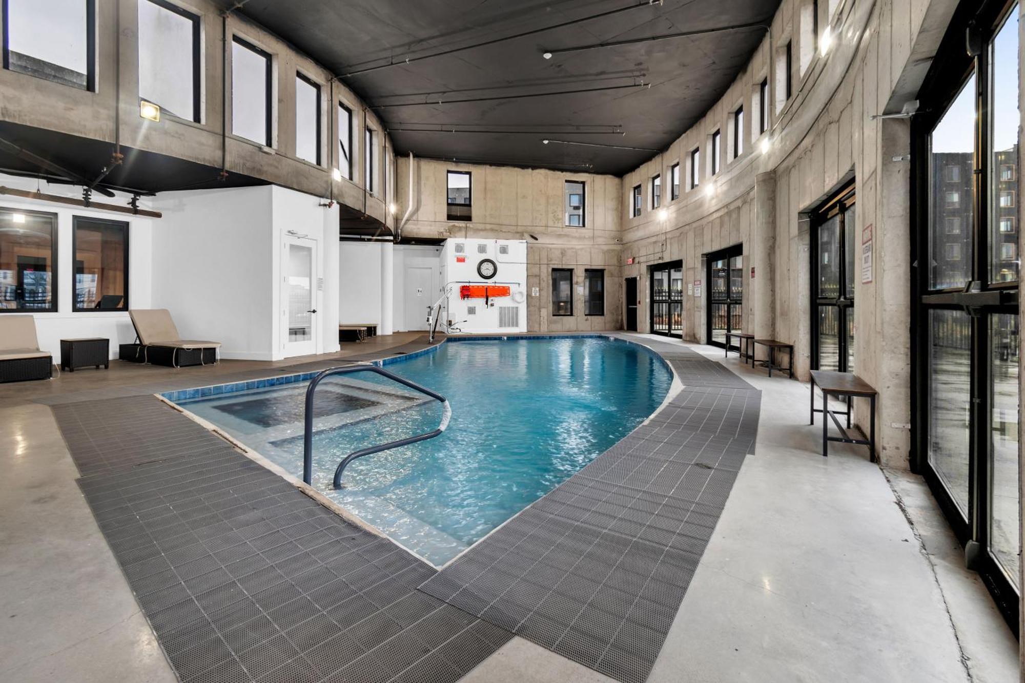 Апартаменты Royal Oasis Indoor Pool, Free Parking, Near Nyc Элизабет Экстерьер фото